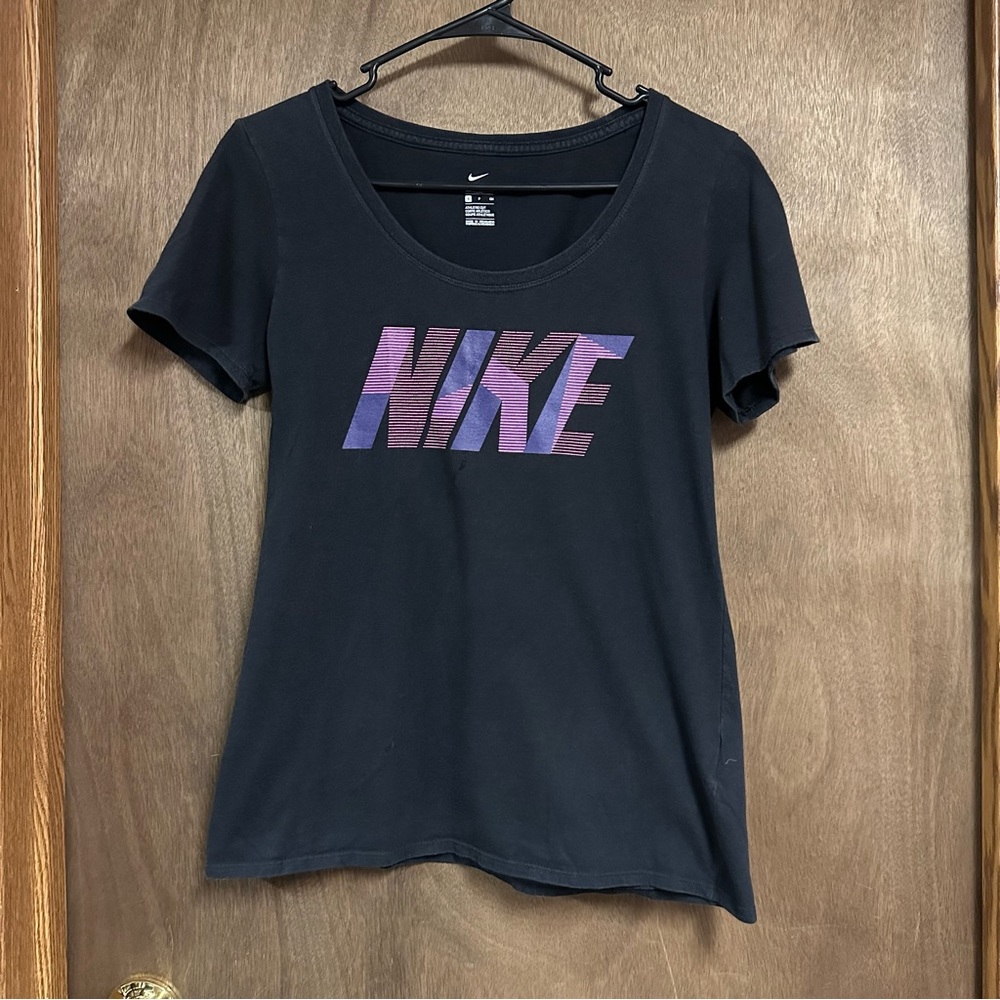 Nike Short Sleeve Shirt Small